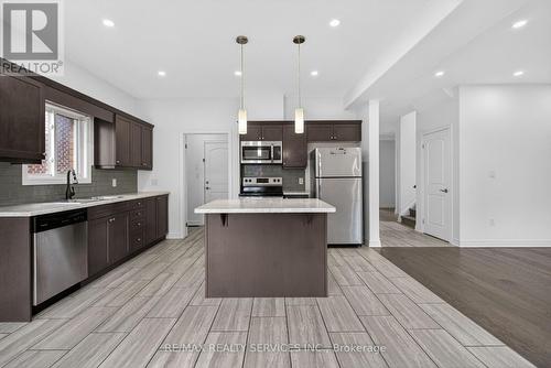 4 Bergenstein Crescent, Pelham, ON - Indoor Photo Showing Kitchen With Upgraded Kitchen