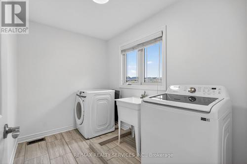 4 Bergenstein Crescent, Pelham, ON - Indoor Photo Showing Laundry Room