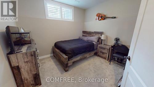 1680 Timmins Avenue, Innisfil (Alcona), ON - Indoor Photo Showing Bedroom