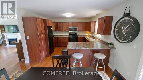 1680 Timmins Avenue, Innisfil (Alcona), ON - Indoor Photo Showing Kitchen