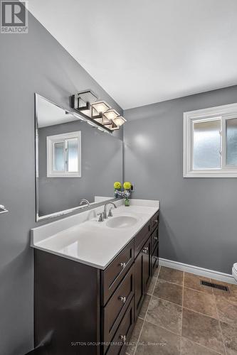 90 Glenburnie Crescent, London North (North H), ON - Indoor Photo Showing Bathroom