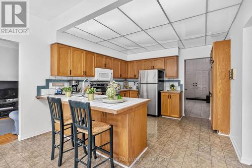 2040 Markle Drive, Oakville, ON - Indoor Photo Showing Kitchen