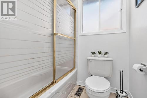 2040 Markle Drive, Oakville, ON - Indoor Photo Showing Bathroom