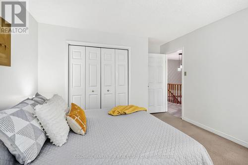 2040 Markle Drive, Oakville, ON - Indoor Photo Showing Bedroom
