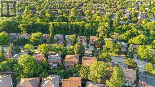 2040 Markle Drive, Oakville, ON - Outdoor