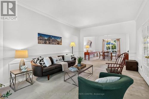 2040 Markle Drive, Oakville, ON - Indoor Photo Showing Living Room
