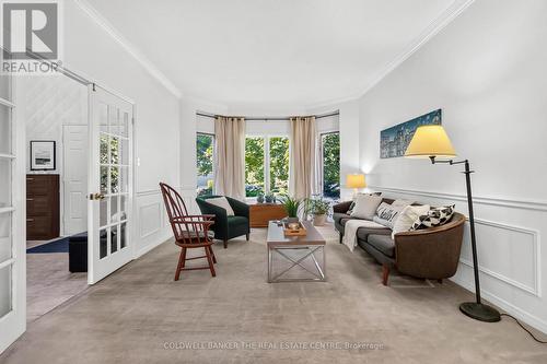2040 Markle Drive, Oakville, ON - Indoor Photo Showing Living Room