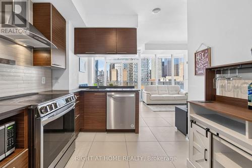 1604 - 1 Market Street, Toronto, ON - Indoor Photo Showing Kitchen With Upgraded Kitchen