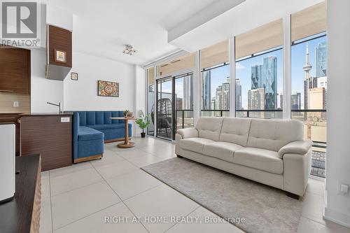 1604 - 1 Market Street, Toronto, ON - Indoor Photo Showing Living Room