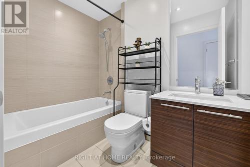 1604 - 1 Market Street, Toronto, ON - Indoor Photo Showing Bathroom