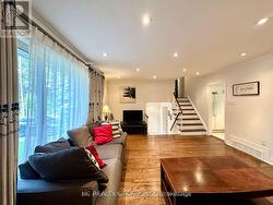 35 LAILEY CRESCENT Toronto, ON M2N 4H2