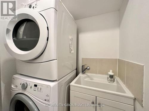 35 Lailey Crescent, Toronto, ON - Indoor Photo Showing Laundry Room