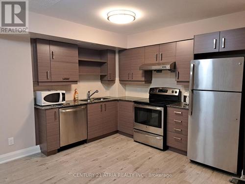 Kitchen - 517 - 1 Uptown Drive, Markham, ON - Indoor Photo Showing Kitchen