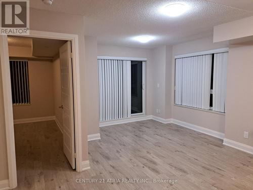 Living - 517 - 1 Uptown Drive, Markham, ON - Indoor Photo Showing Other Room
