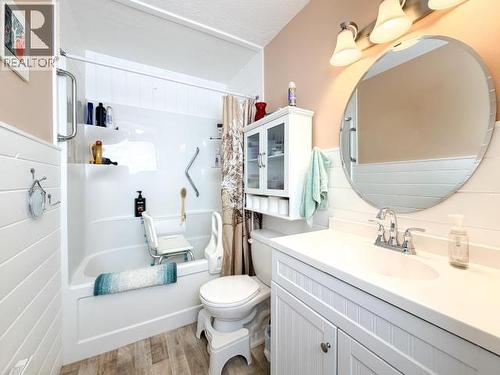 142 Rainbow Road, Whitehorse, YT - Indoor Photo Showing Bathroom