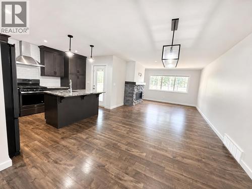 156 Shadow Mountain Boulevard, Cranbrook, BC - Indoor Photo Showing Kitchen With Upgraded Kitchen