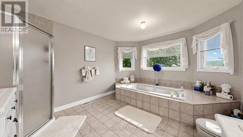 2590 Ambercroft Trail, Mississauga, ON - Indoor Photo Showing Bathroom