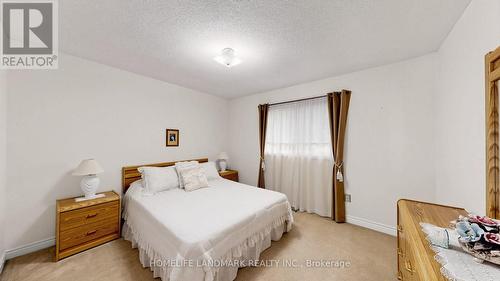 2590 Ambercroft Trail, Mississauga, ON - Indoor Photo Showing Bedroom