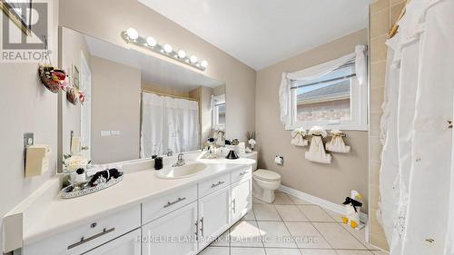 2590 Ambercroft Trail, Mississauga, ON - Indoor Photo Showing Bathroom