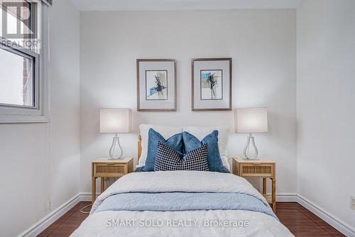 837 Queensbridge Drive, Mississauga, ON - Indoor Photo Showing Bedroom