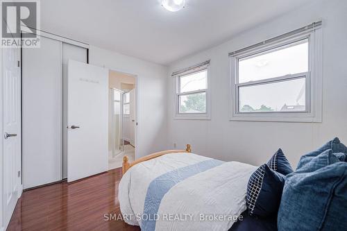 837 Queensbridge Drive, Mississauga, ON - Indoor Photo Showing Bedroom