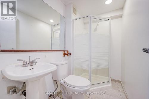 837 Queensbridge Drive, Mississauga, ON - Indoor Photo Showing Bathroom