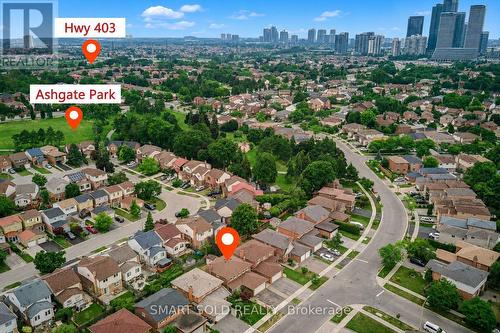 837 Queensbridge Drive, Mississauga, ON - Outdoor With View