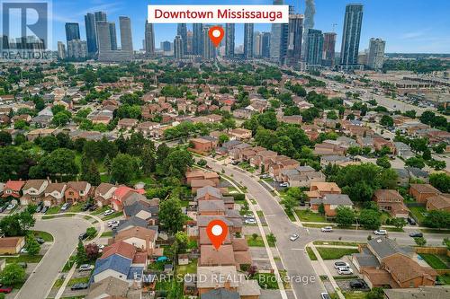 837 Queensbridge Drive, Mississauga, ON - Outdoor With View