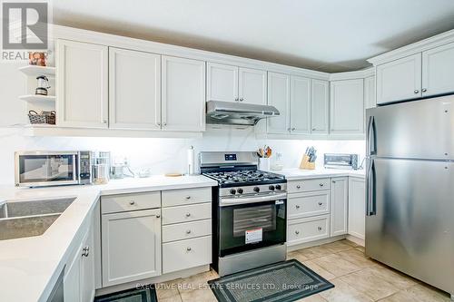 3264 Meadowgate Boulevard, London South, ON - Indoor Photo Showing Kitchen