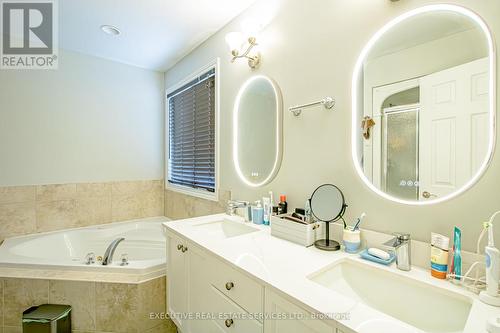 3264 Meadowgate Boulevard, London South, ON - Indoor Photo Showing Bathroom