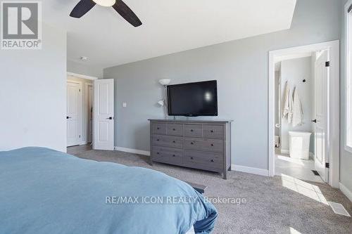 3053 Heardcreek Trail, London North (North S), ON - Indoor Photo Showing Bedroom