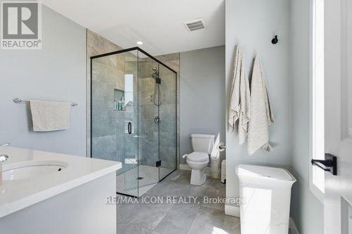 3053 Heardcreek Trail, London North (North S), ON - Indoor Photo Showing Bathroom