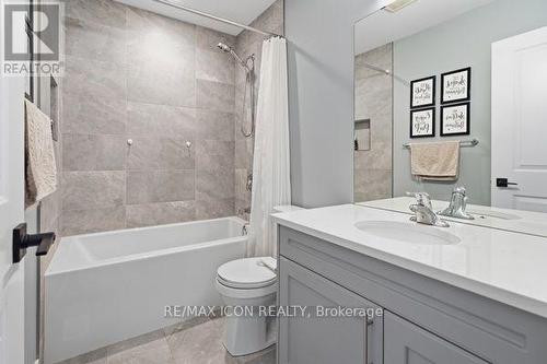 3053 Heardcreek Trail, London North (North S), ON - Indoor Photo Showing Bathroom