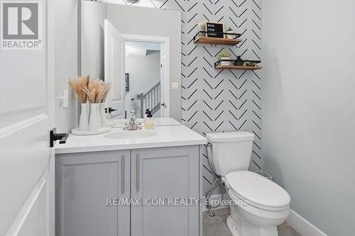 3053 Heardcreek Trail, London North (North S), ON - Indoor Photo Showing Bathroom