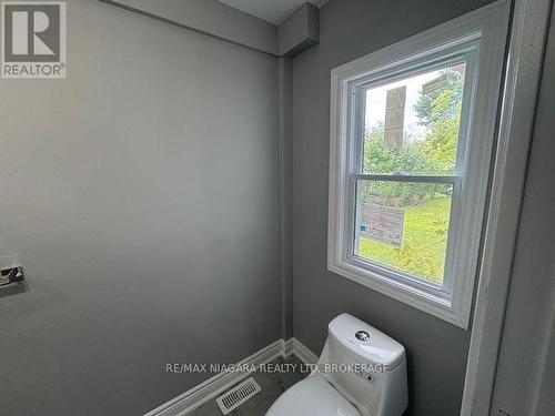2505 Stevensville Road, Fort Erie (Stevensville), ON - Indoor Photo Showing Bathroom
