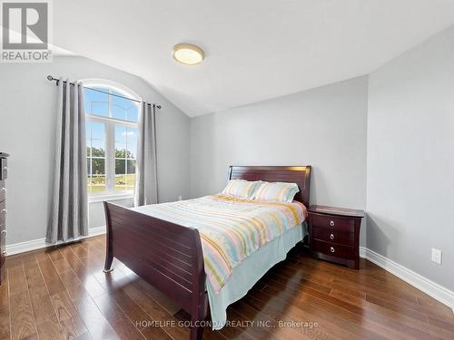 36 Oliver'S Mill Road, Springwater, ON - Indoor Photo Showing Bedroom