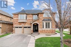 2384 PARKGLEN AVENUE Oakville, ON L6M 4Y5