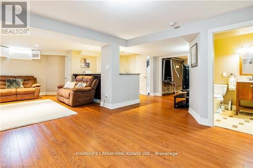 2384 PARKGLEN AVENUE , Oakville, Ontario L6M 4Y5 2