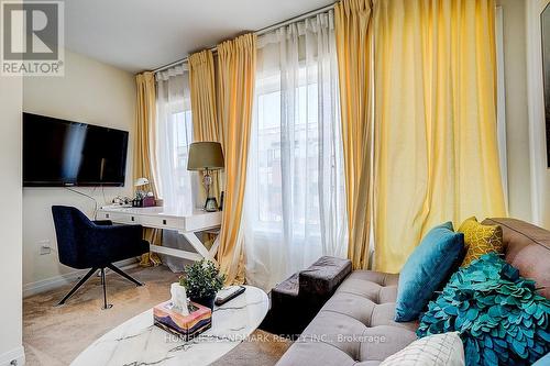 160 William Duncan Road, Toronto, ON - Indoor Photo Showing Living Room