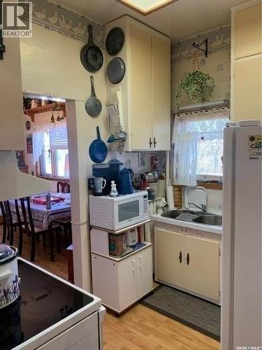 830 Main Street, Holdfast, SK - Indoor