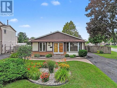 Beautifully Landscaped Front Yard - 329 Pintail Terrace, Ottawa, ON - Outdoor