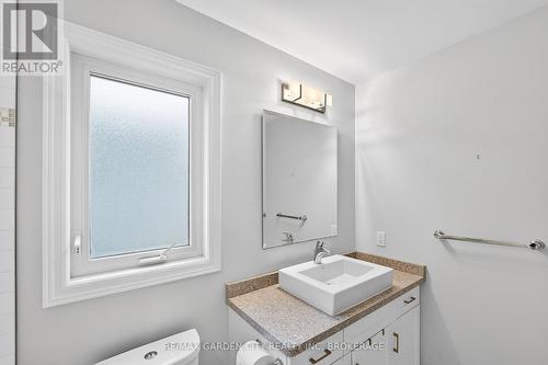 22 Riesling Drive, Niagara-On-The-Lake (Virgil), ON - Indoor Photo Showing Bathroom