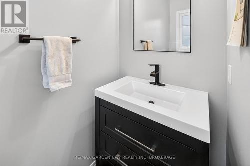 22 Riesling Drive, Niagara-On-The-Lake (Virgil), ON - Indoor Photo Showing Bathroom