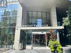 329 - 21 ICEBOAT TERRACE Toronto, ON M5V 4A9