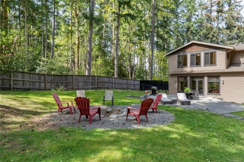 7817 Superior Rd, Lantzville, BC 