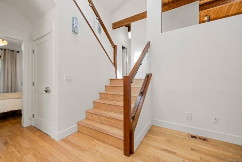 7817 Superior Rd, Lantzville, BC 