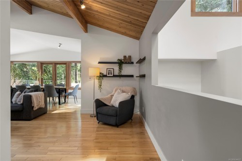 7817 Superior Rd, Lantzville, BC 
