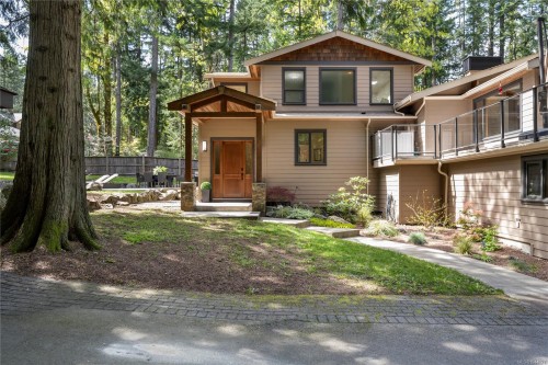 7817 Superior Rd, Lantzville, BC 