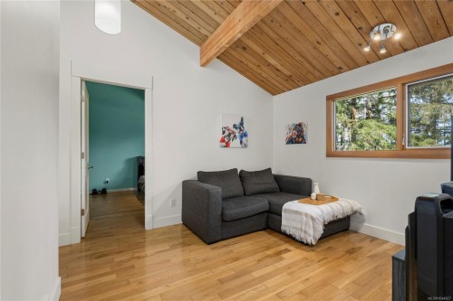 7817 Superior Rd, Lantzville, BC 