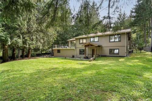 7817 Superior Rd, Lantzville, BC 